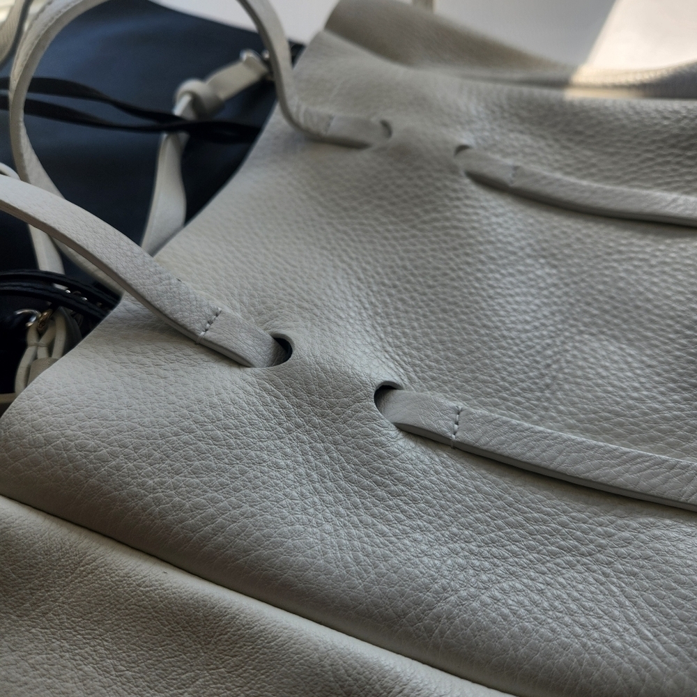 Balenciaga Everday Shopping Tote White leather in VGUC - Picture 15 of 16